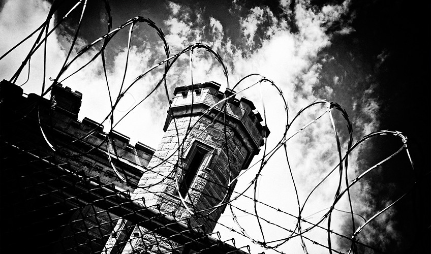 848-prison-wire
